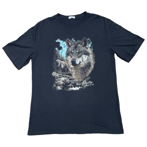 Yellow Stone Wolf Graphic Tee Shirt (M) - Picture 1 of 6